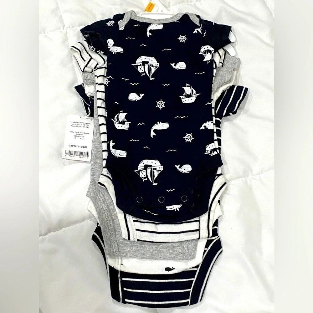NWT✨Carter’s NEWBORN baby basics 🐳 comes with 5 ONESIS